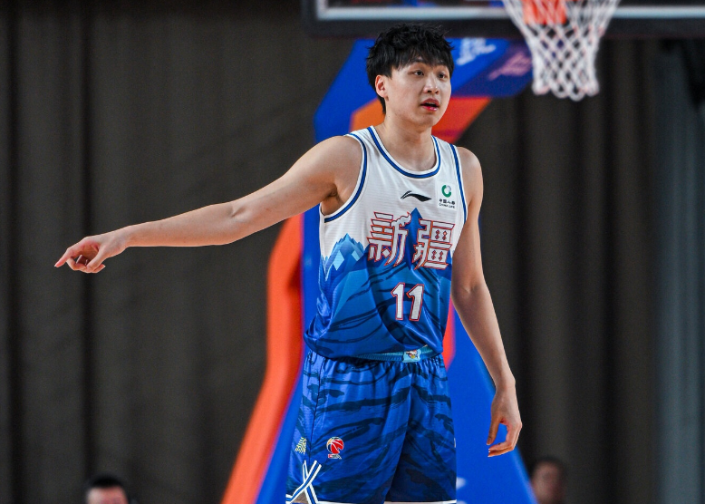 新疆大胜天津豪取2连胜:齐麟22+5+4辛普森19+7+9 杨20分
