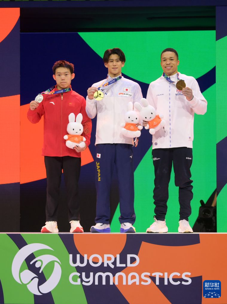 体操世锦赛:杨皓楠获得男子全能银牌